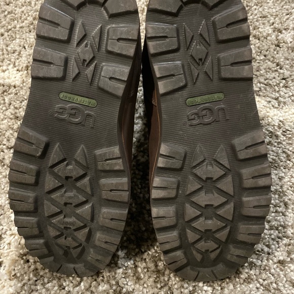 UGG Men’s Hendren TI Sherpa lined winter boots - Picture 5 of 7